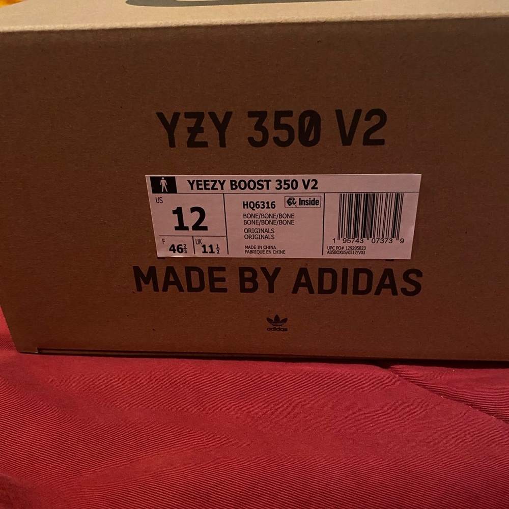 YEEZY BOOST 350 V2 - Picture 10 of 11